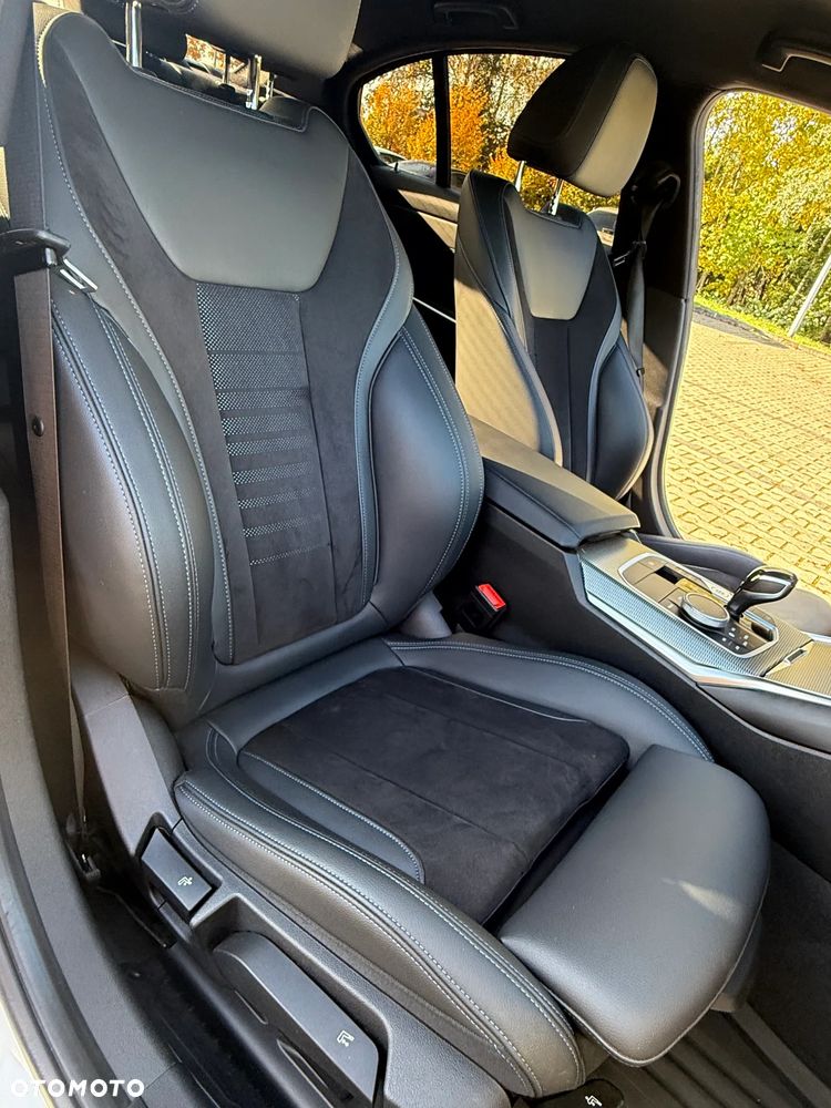 BMW Seria 3 320d xDrive M Sport sport - 23