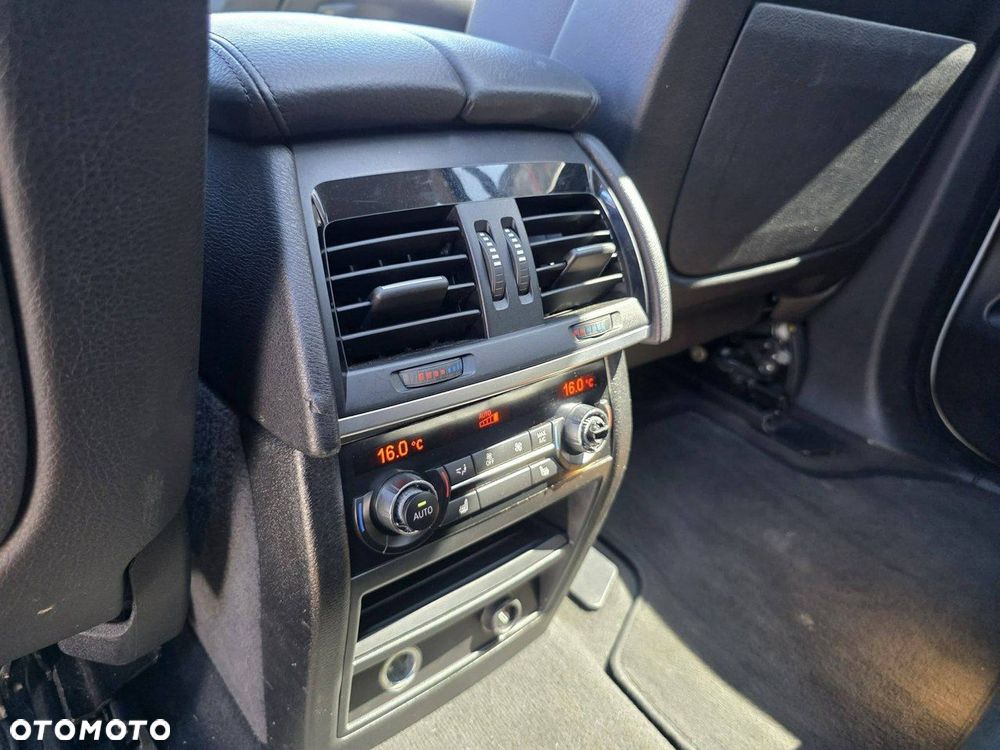 BMW X5 xDrive35i Edition Exclusive - 33