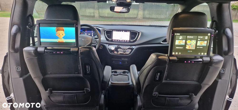 Chrysler Pacifica - 24