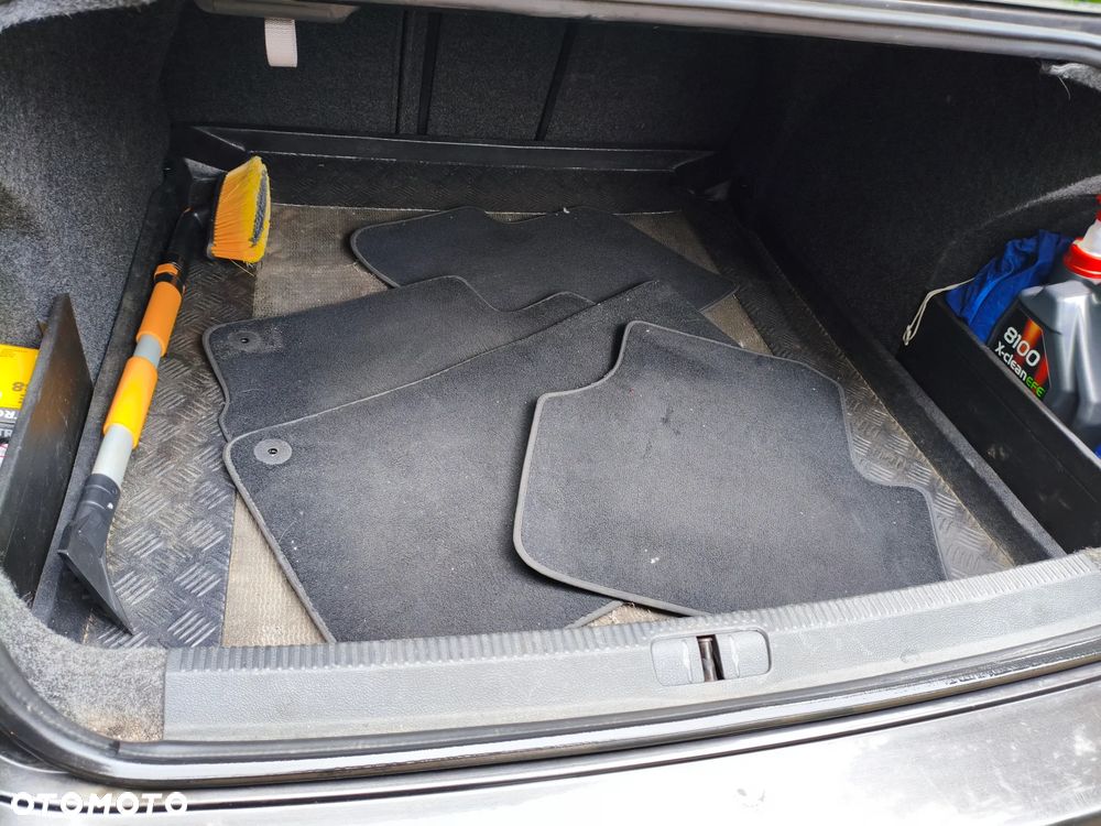Volkswagen Passat 2.0 TDI Sportline - 10