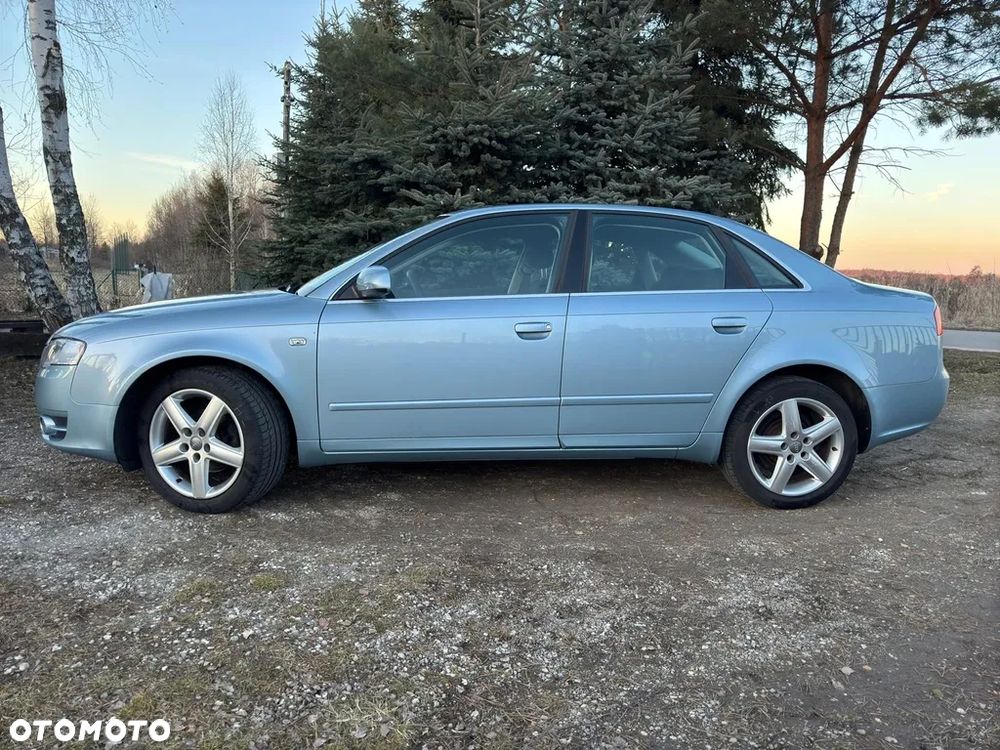 Audi A4 Limousine - 5