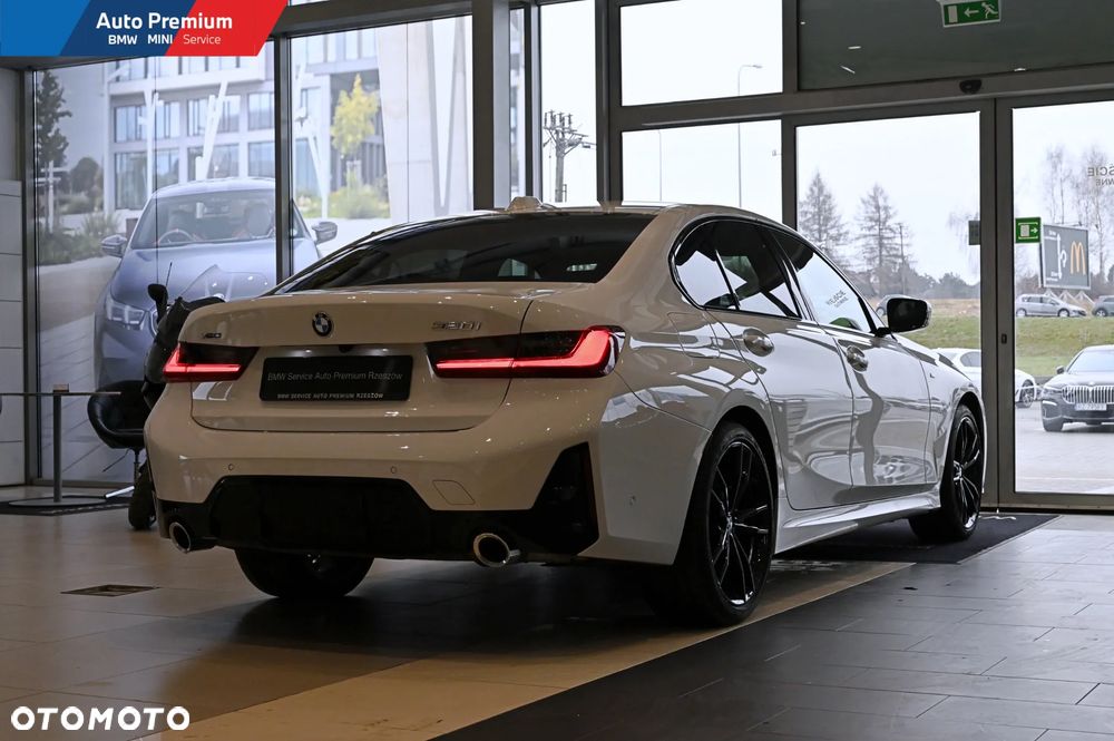 BMW Seria 3 320i xDrive - 17