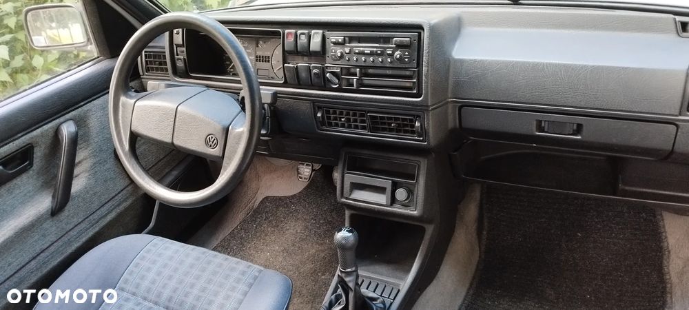 Volkswagen Golf 1.6 GL - 7