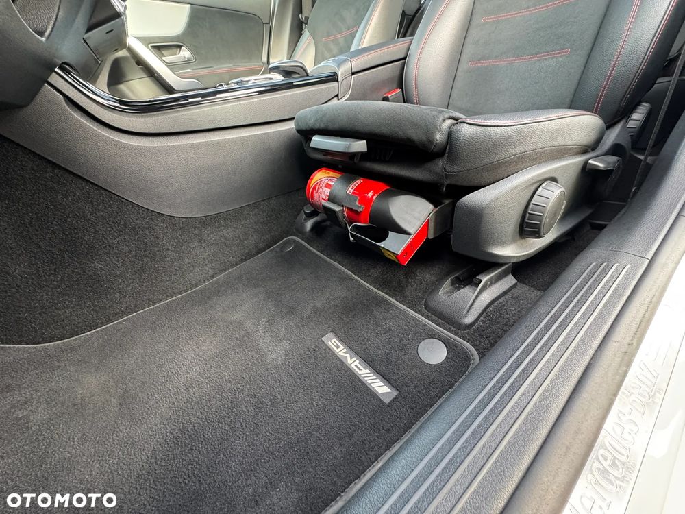 Mercedes-Benz Klasa A 250 e PHEV AMG Line 8G-DCT - 40