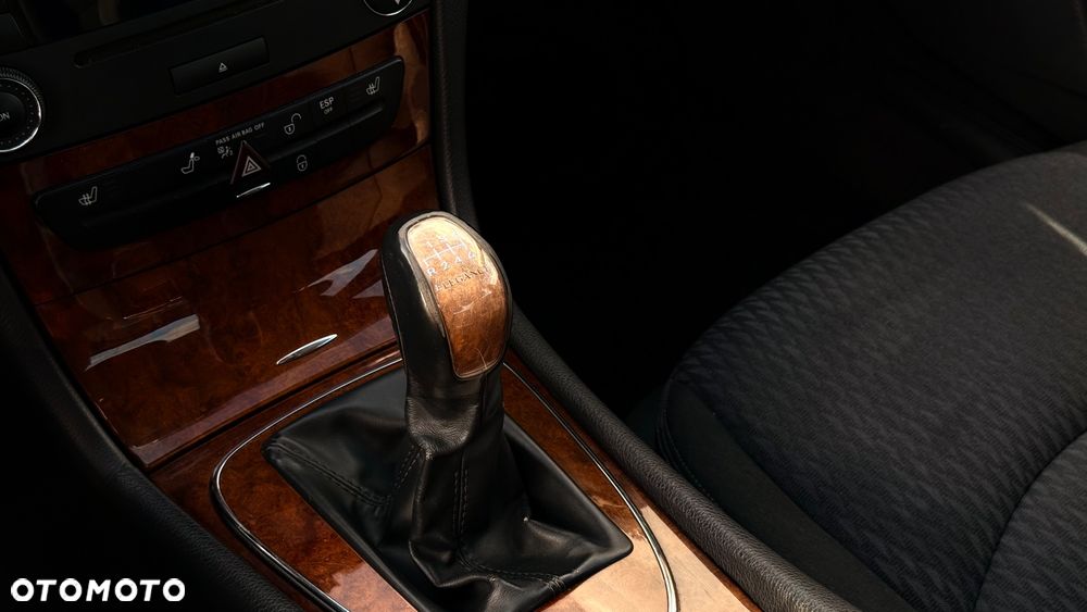 Mercedes-Benz Klasa E 200 Kompressor Elegance - 23