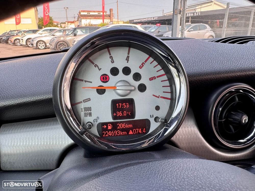 MINI 3 Portas Cooper D - 14