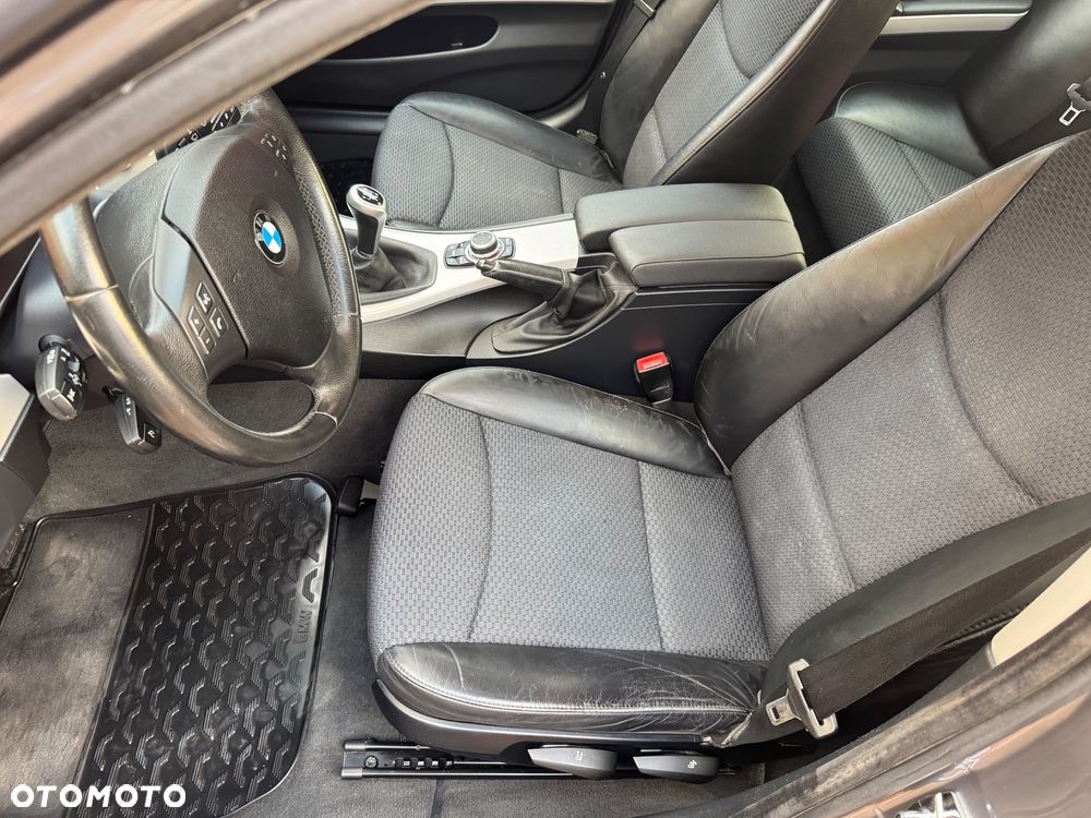 BMW Seria 3 320d - 22