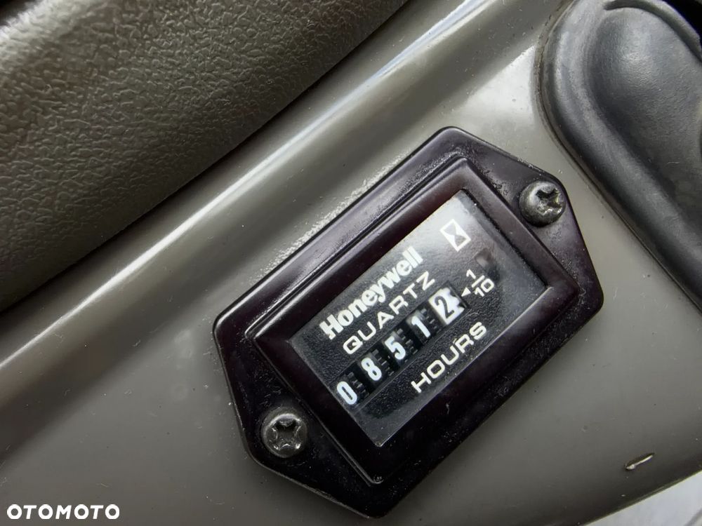 Yanmar SV08-1AS Japońska Minikoparka Gąsienicowa. Koparka 1,1 tony. Maszyna jak Nowa. 2017rok. Pochodzi z Norweskiego Gospodarstwa Ogrodniczego! 2 Rozsuwane Podwozie. Dokumentacja. Dodatkowe sekscje Hydrauliczne na młot lub wiertnice. Ani deka luzów czy wycieków. Szybkozłącze. Skrętne ramię. OKAZJA Zadbana Maszyna! Bardzo oszczędny silnik Yanmar. Mocne pompy Hydrauliczne!! 851mtg. Ani deka luzów czy wycieków, Aktualna Dekra. Po serwisach! - 10