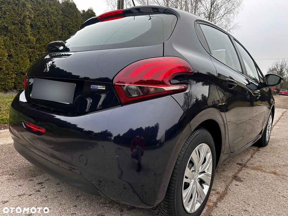 Peugeot 208 - 23