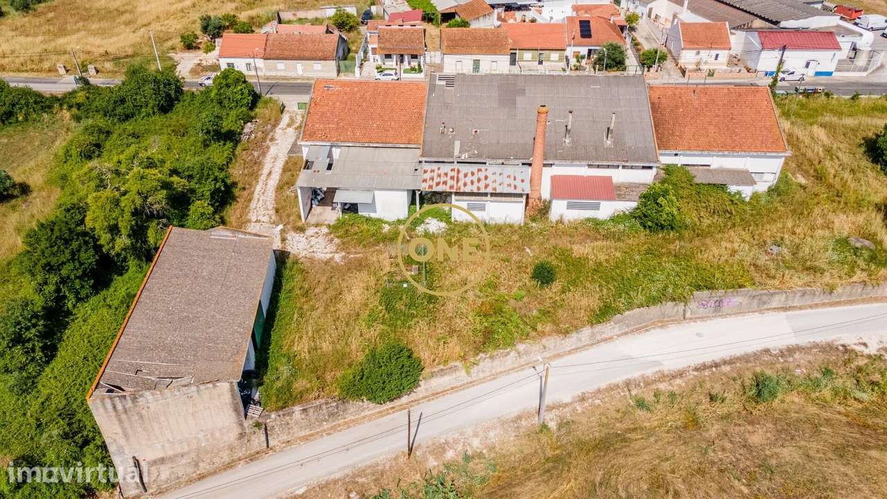 Armazém com terreno de mais de 7.000 m2 em Alcanhões, Santarém - Grande imagem: 4/35