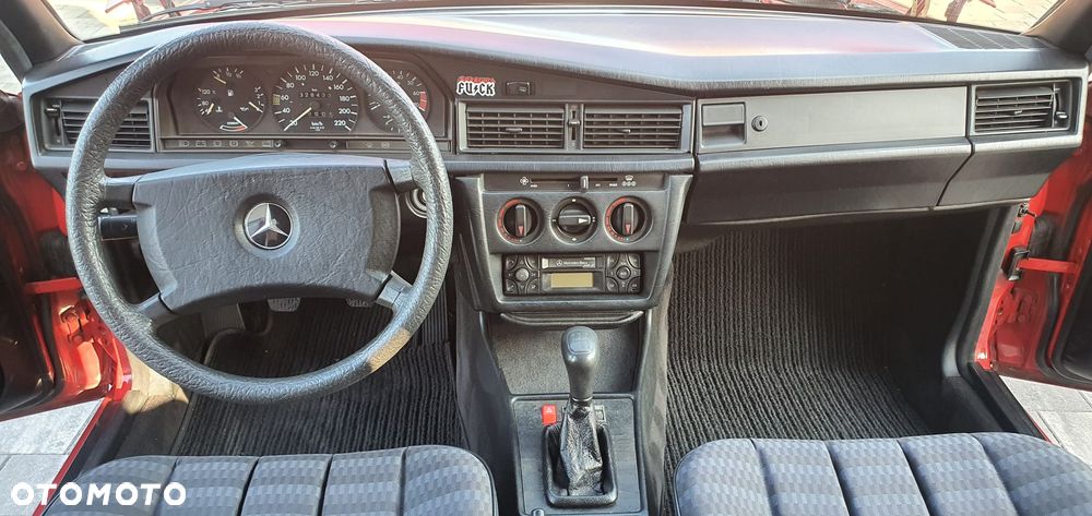Mercedes-Benz W201 (190) - 15