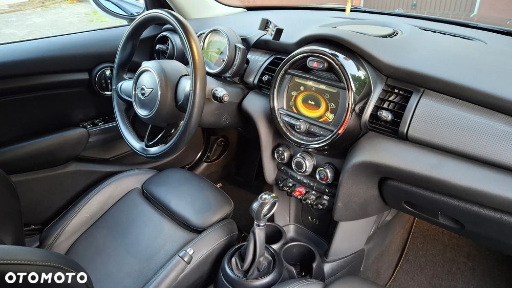 MINI Cooper Standard - 21