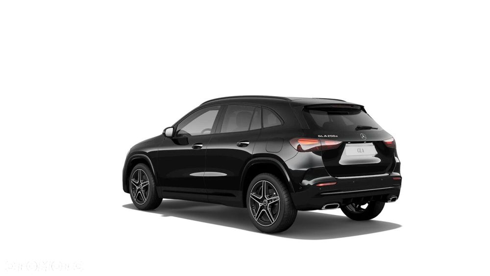 Mercedes-Benz GLA - 16