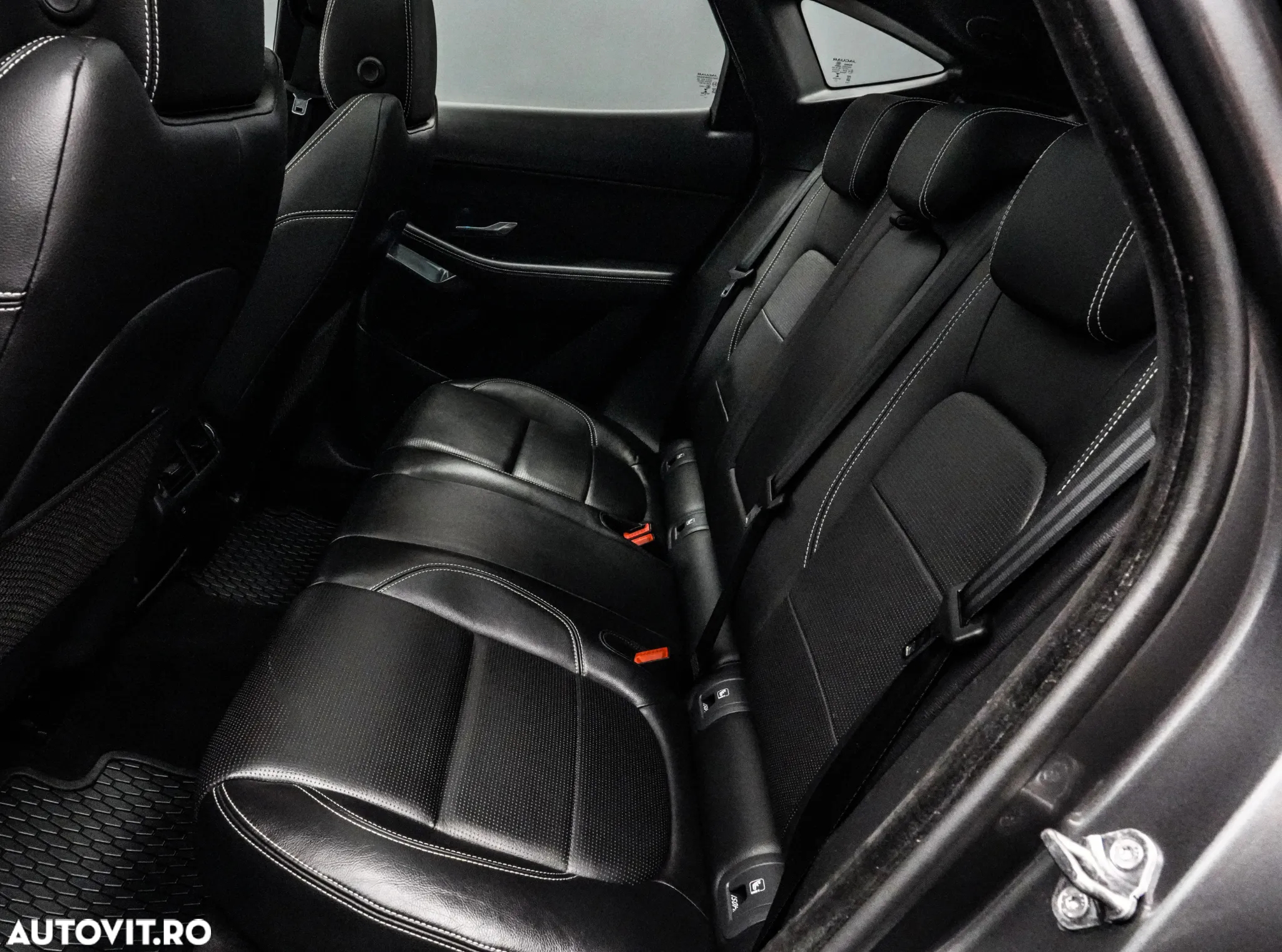 Jaguar E-Pace D150 AWD R-Dynamic S - 16