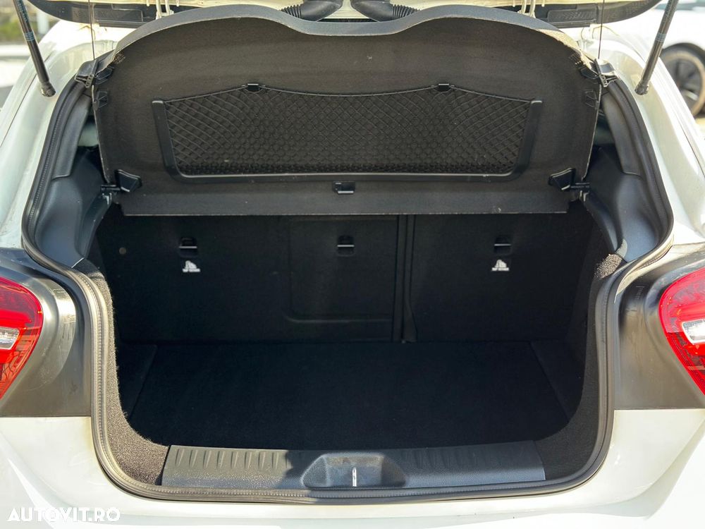 Mercedes-Benz A 180 7G-DCT Urban - 39