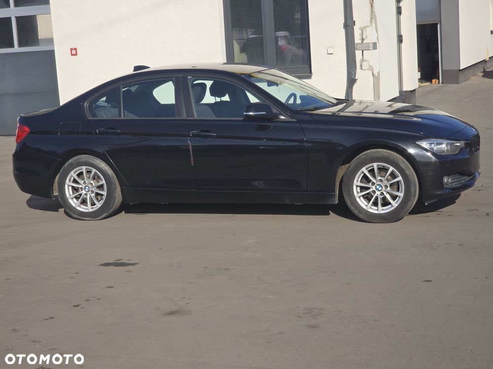 BMW Seria 3 318d - 12
