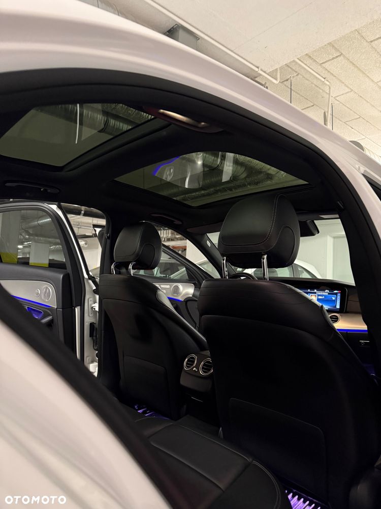 Mercedes-Benz Klasa E 220 d 4-Matic 9G-TRONIC - 14