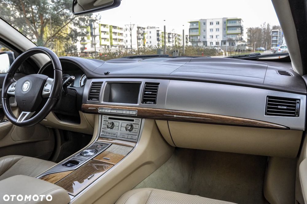 Jaguar XF 3.0 V6 D S Premium Luxury - 10