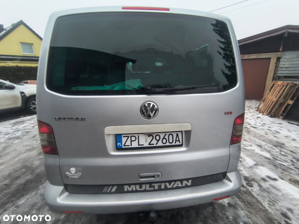 Volkswagen Multivan - 10