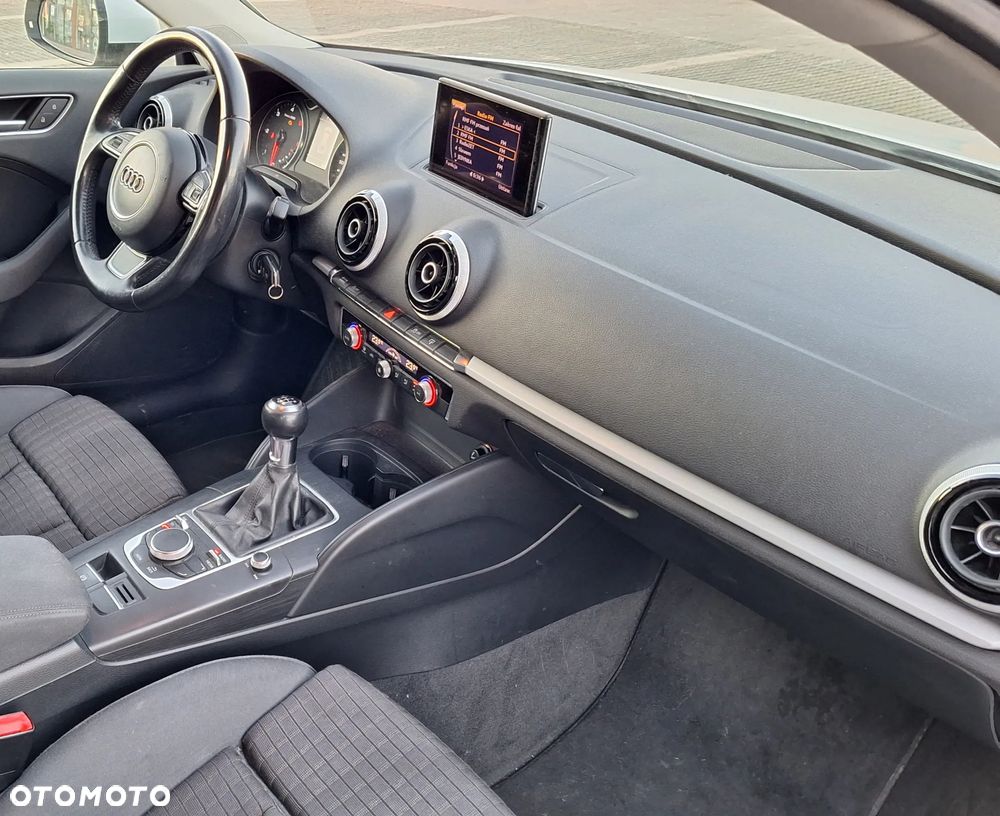 Audi A3 Sportback 1.6 TDI Attraction - 6