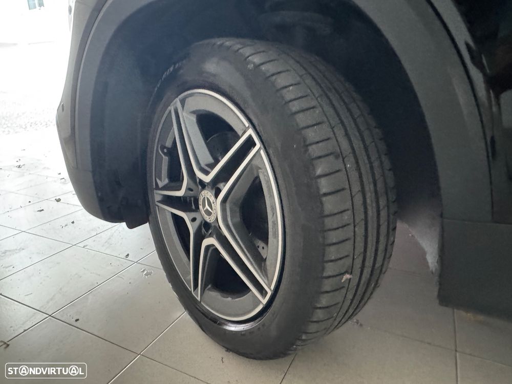 Mercedes-Benz GLB 200 - 4