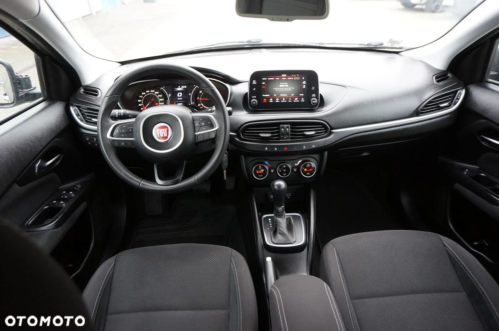 Fiat Tipo 1.6 MultiJet DCT Lounge - 23