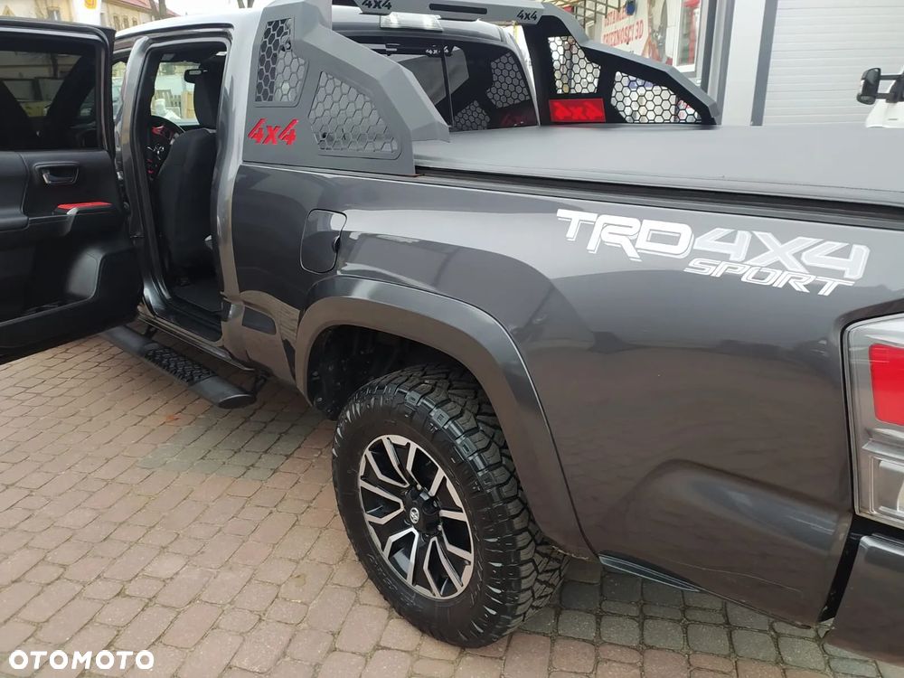 Toyota Tacoma - 9