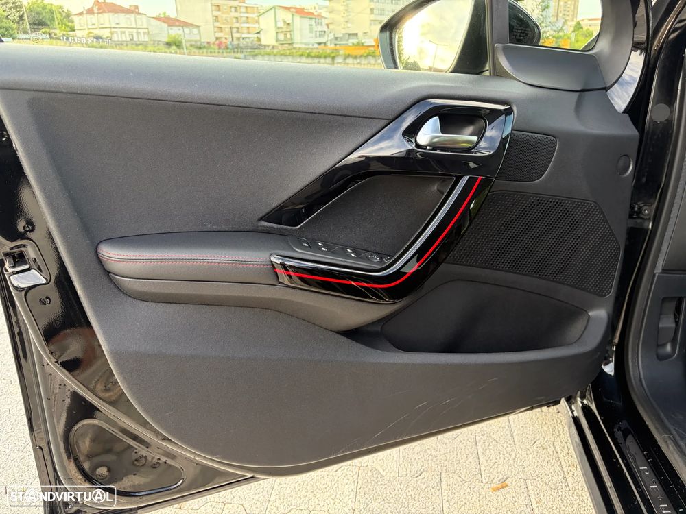 Peugeot 208 - 25
