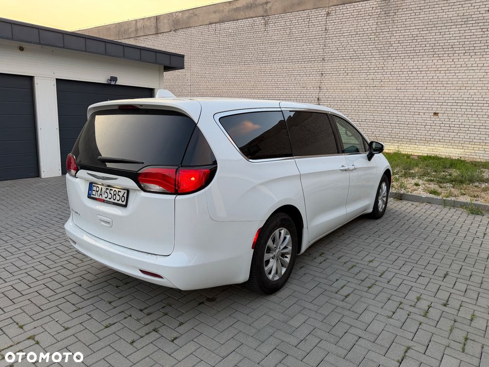 Chrysler Pacifica - 9