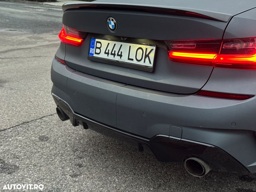 BMW Seria 3 330i AT - 35