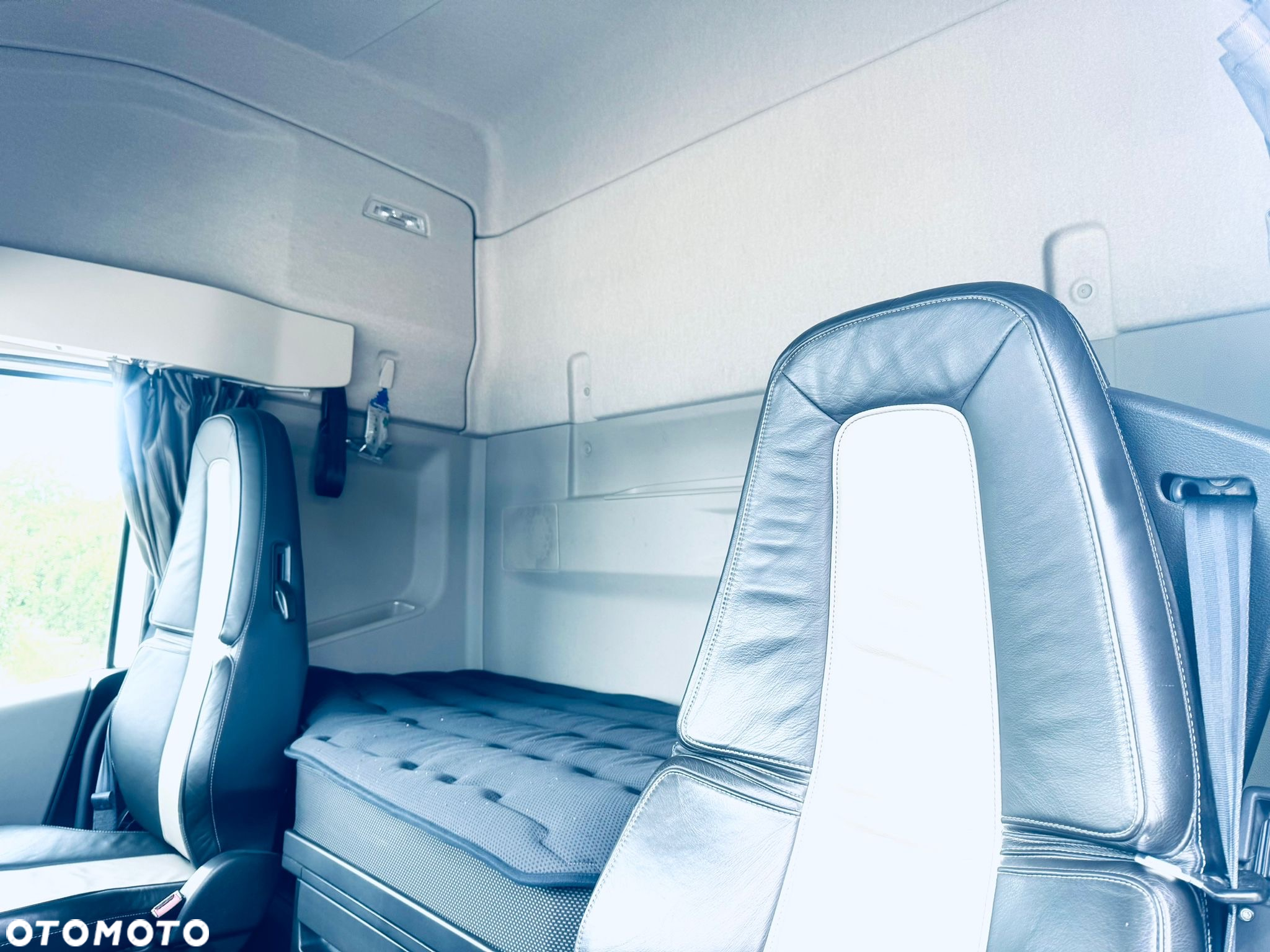 Volvo FH 460 Lowdeck - 8