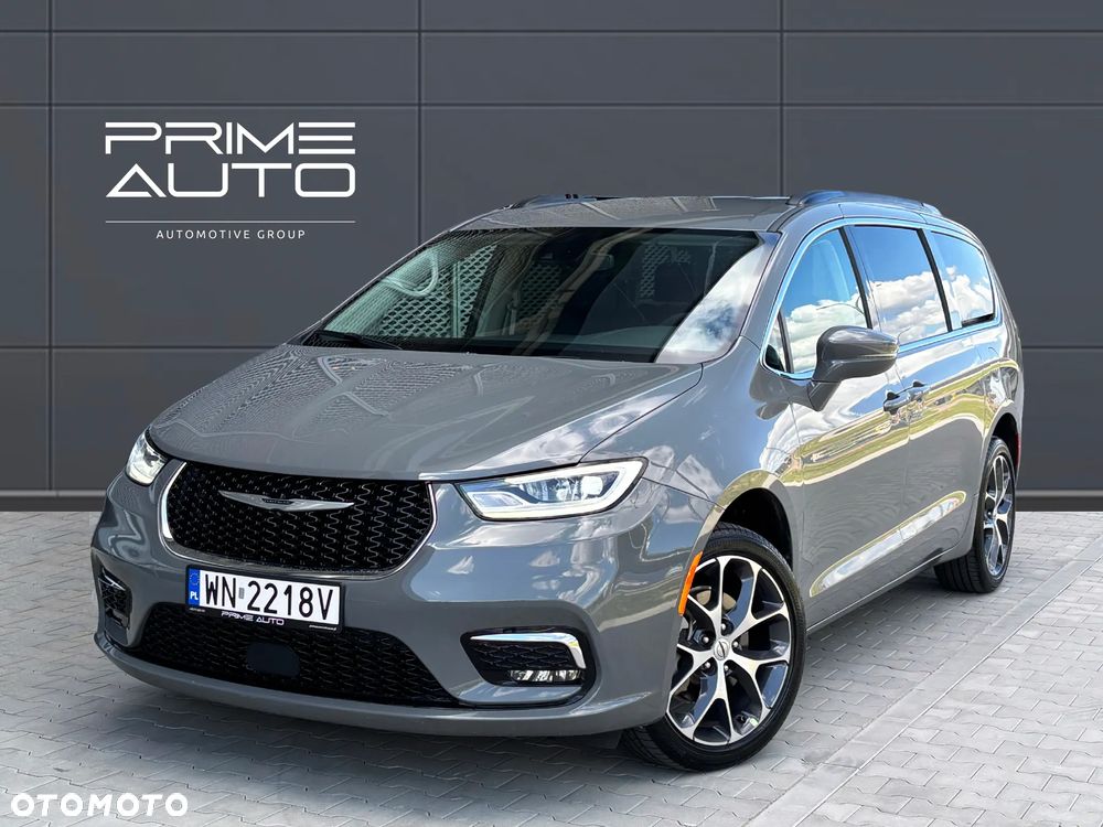 Chrysler Pacifica - 2