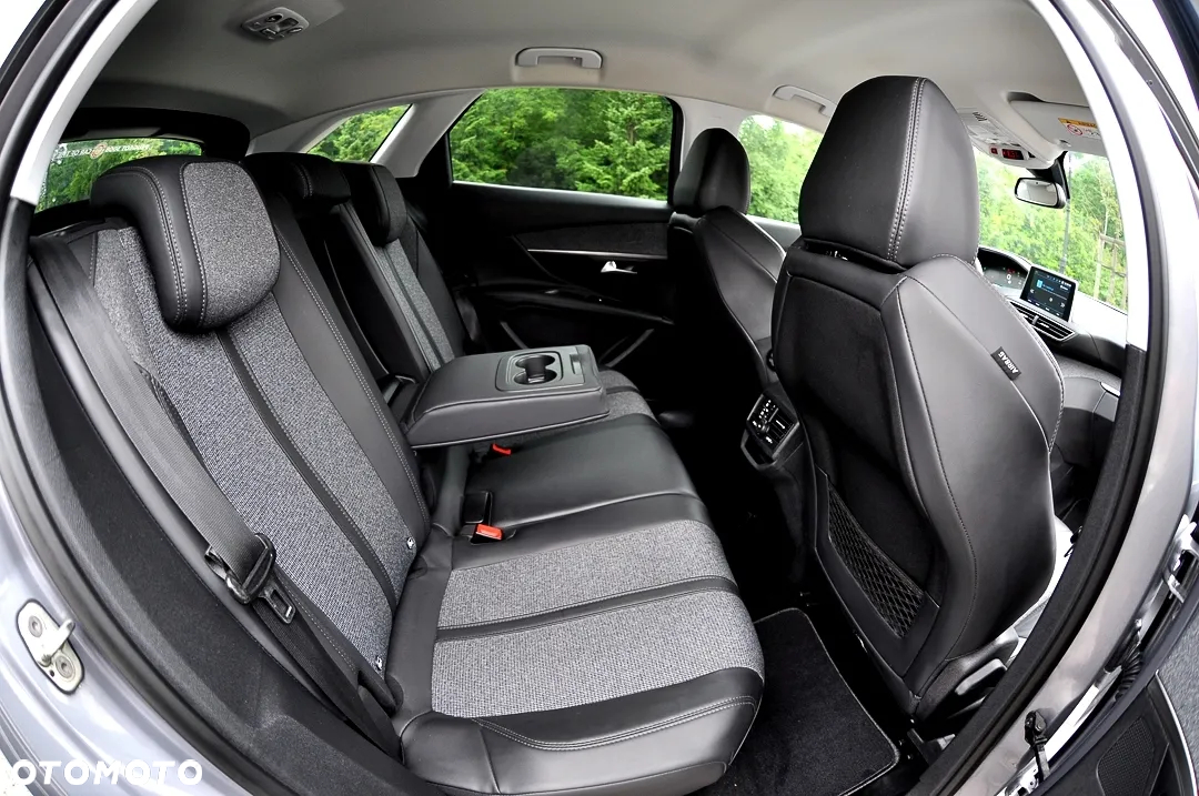 Peugeot 3008 1.2 PureTech Allure S&S - 22