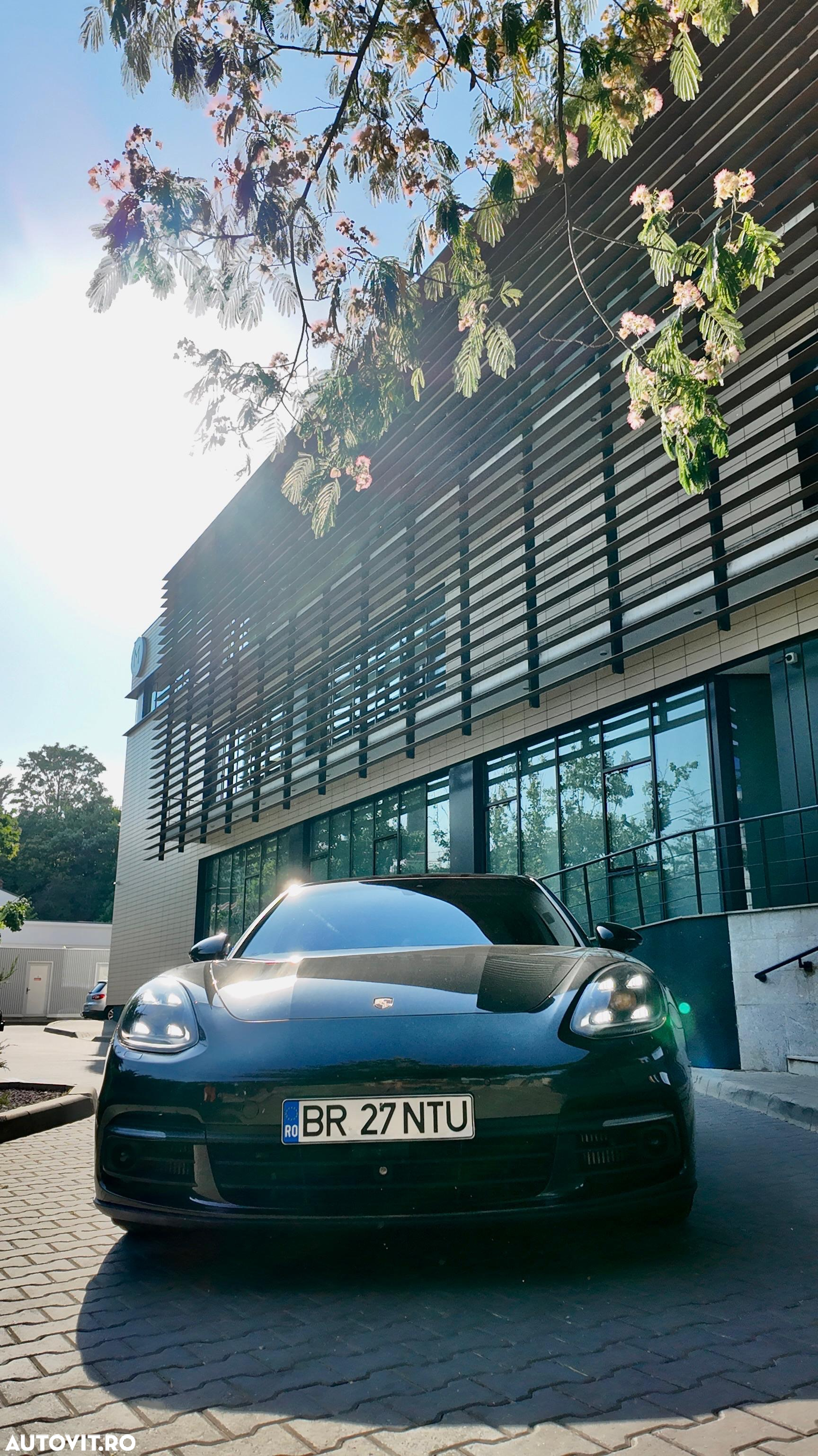Porsche Panamera 4S - 33