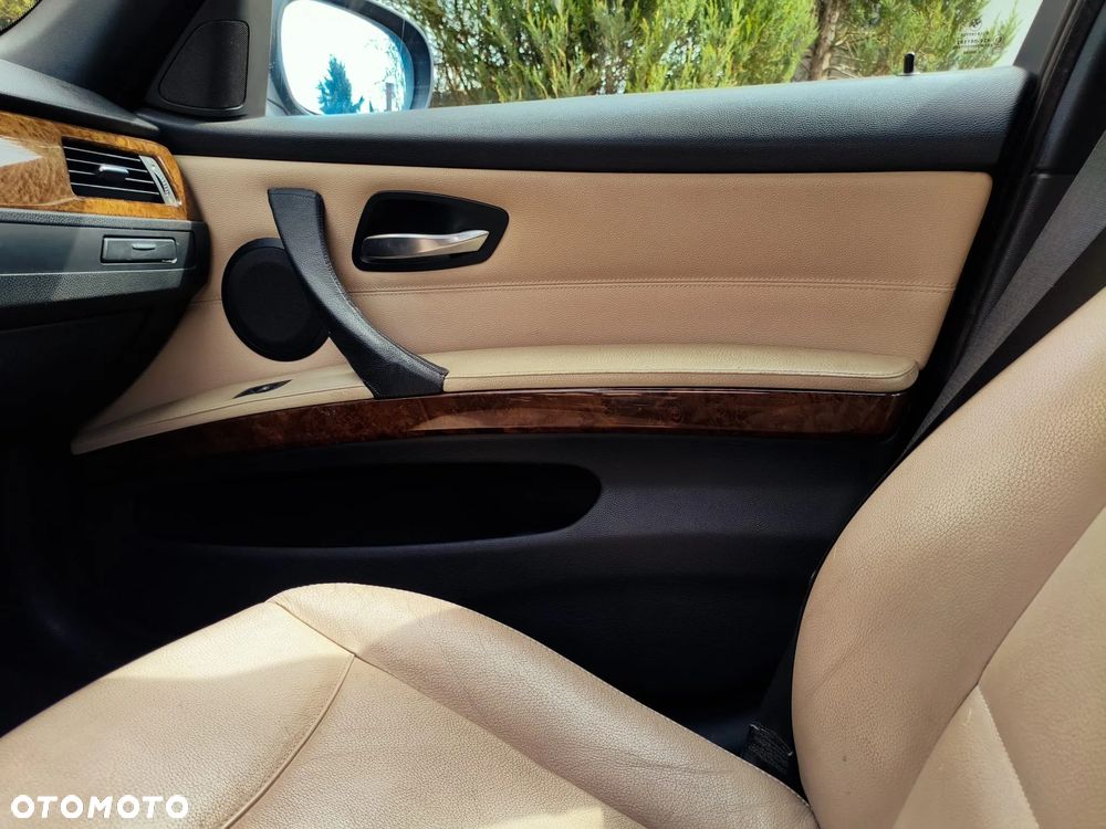 BMW Seria 3 - 25