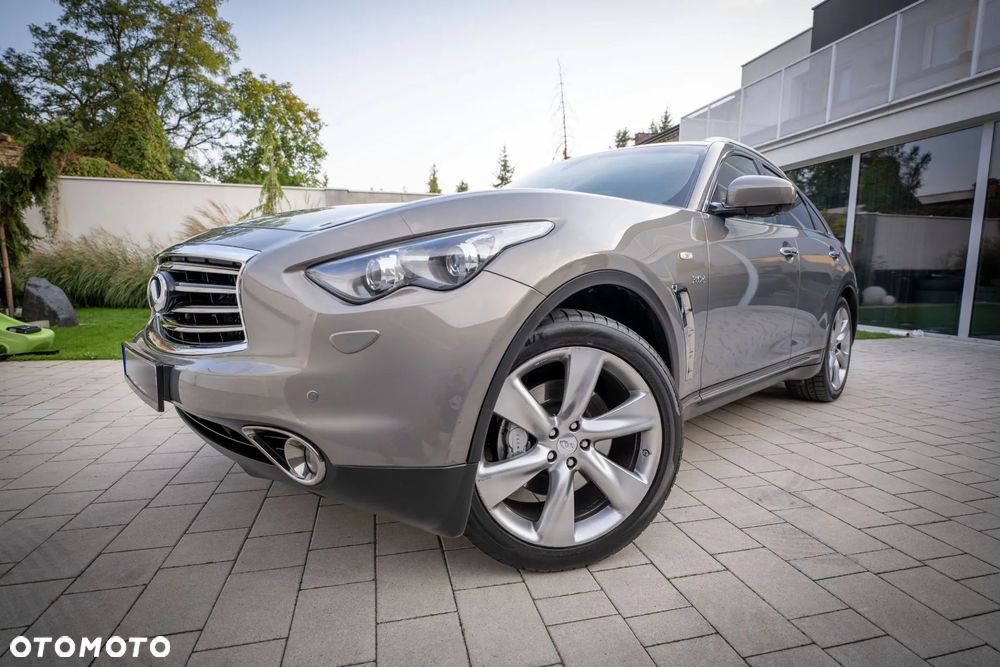 Infiniti QX70 - 9