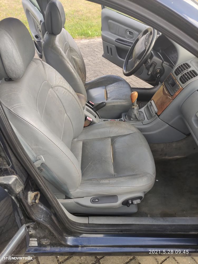 Renault Laguna 3.0 V6 Initiale - 5