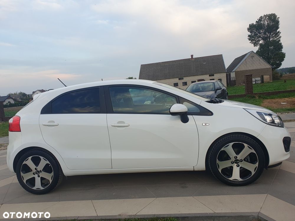 Kia Rio - 8