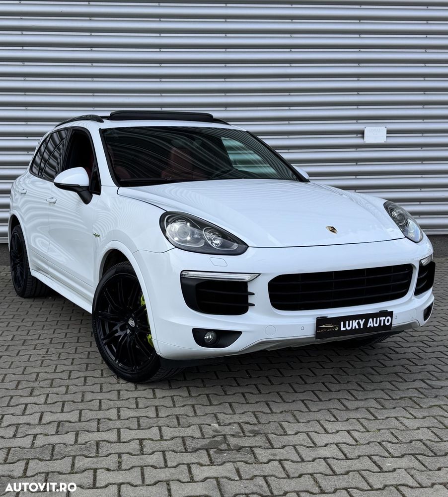 Porsche Cayenne - 1
