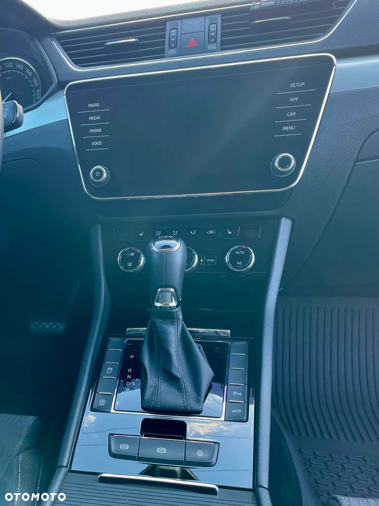 Skoda Superb 2.0 TDI Ambition DSG - 10