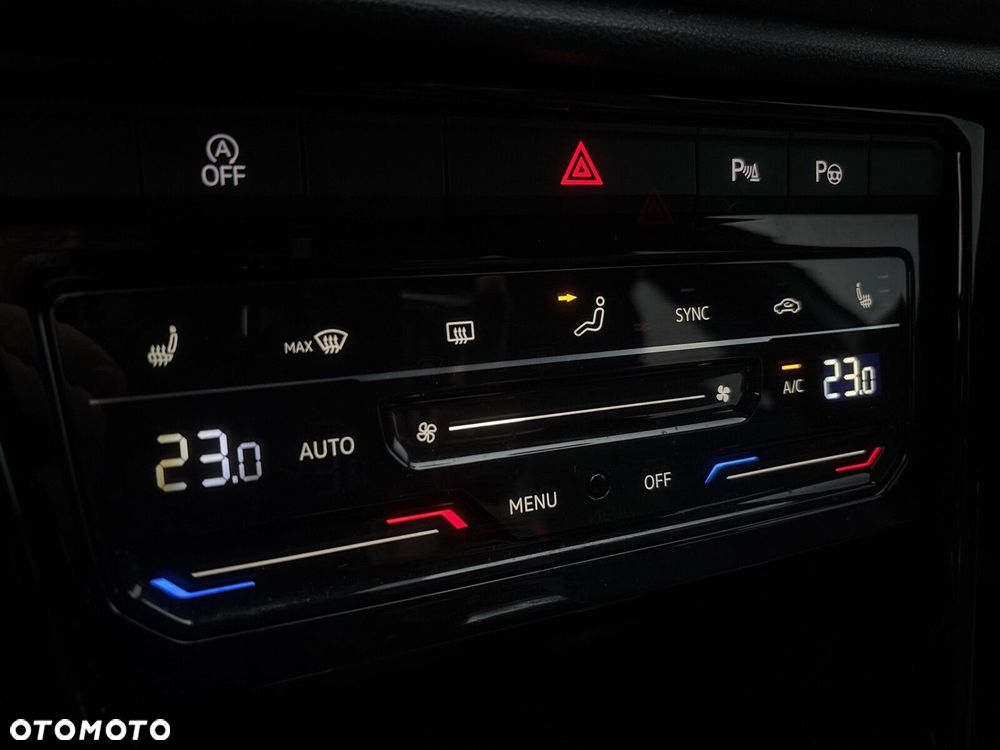 Volkswagen T-Roc - 32