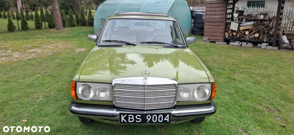 Mercedes-Benz 280 - 30