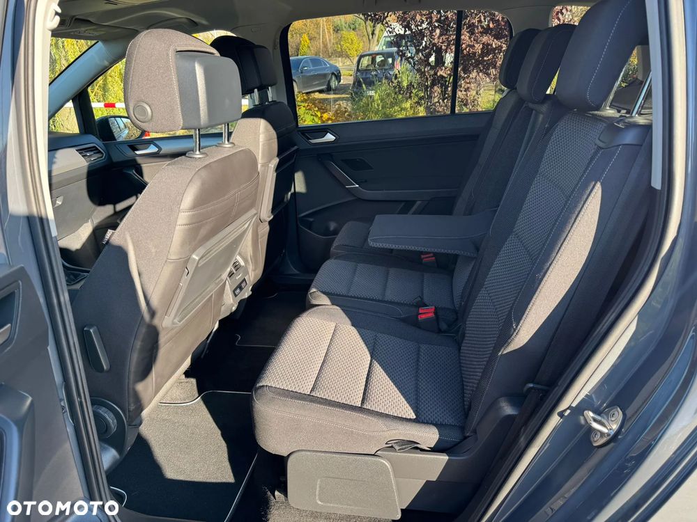 Volkswagen Touran - 27