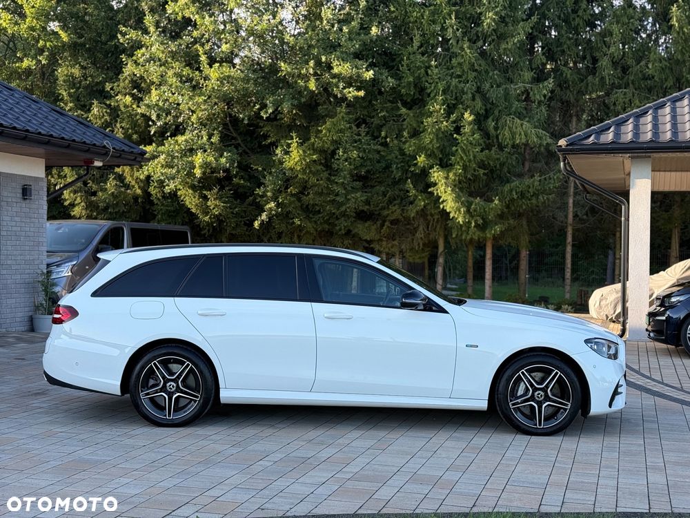Mercedes-Benz Klasa E 300 de AMG - 11
