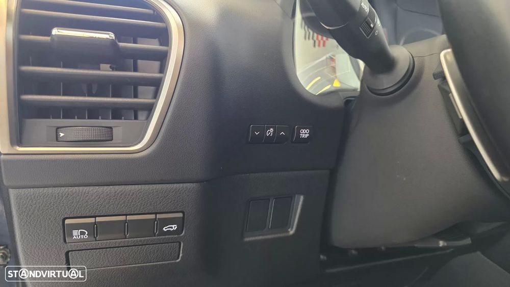 Lexus NX 300h Executive - 43