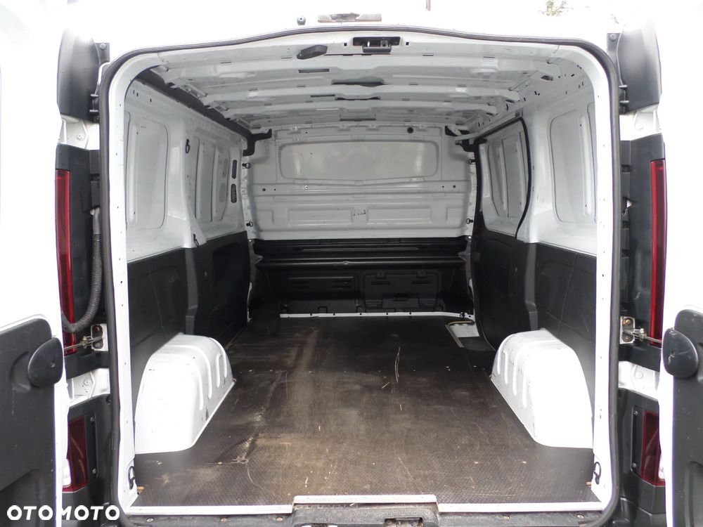 Opel Vivaro - 18