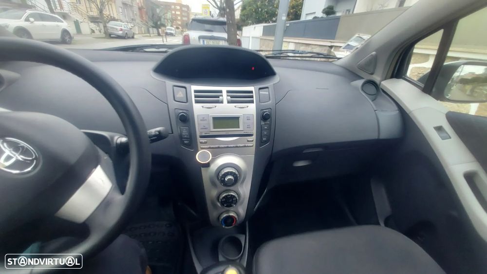 Toyota Yaris 1.0 VVT-i Sol - 16