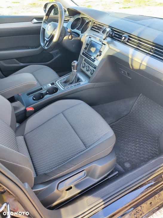 Volkswagen Passat 1.4 TSI BMT Trendline - 16