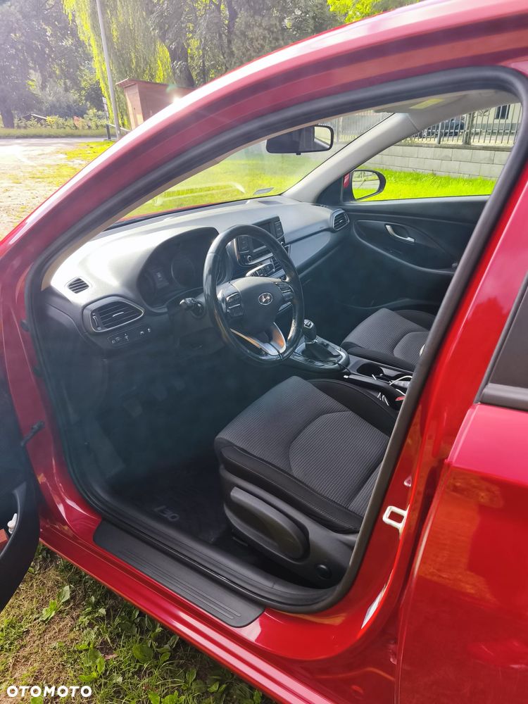 Hyundai i30 1.6 D Classic + - 12