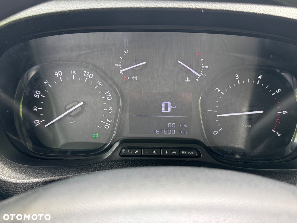 Peugeot Expert L2H1 TwinCab Premium - 26